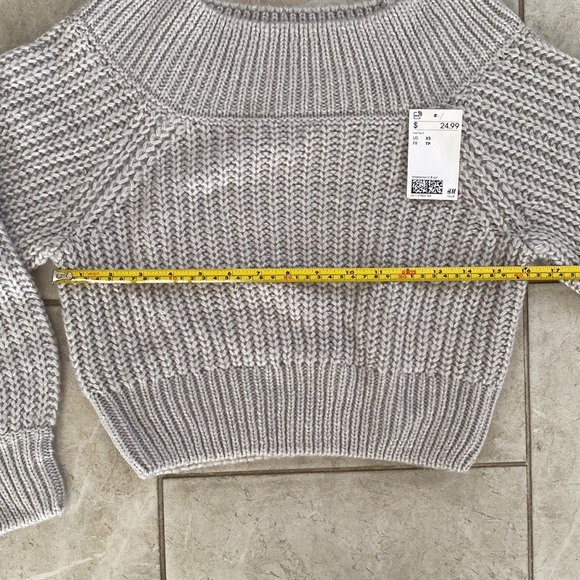 H&M NWT Grey Off Shoulder Sweater XS - Picture 7 of 8